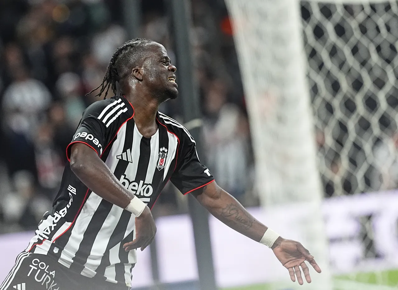 Beşiktaş, Junior Olaitan için devre arası transfer döneminde Göztepe'ye 5 milyon euroya bonservis ödedi.