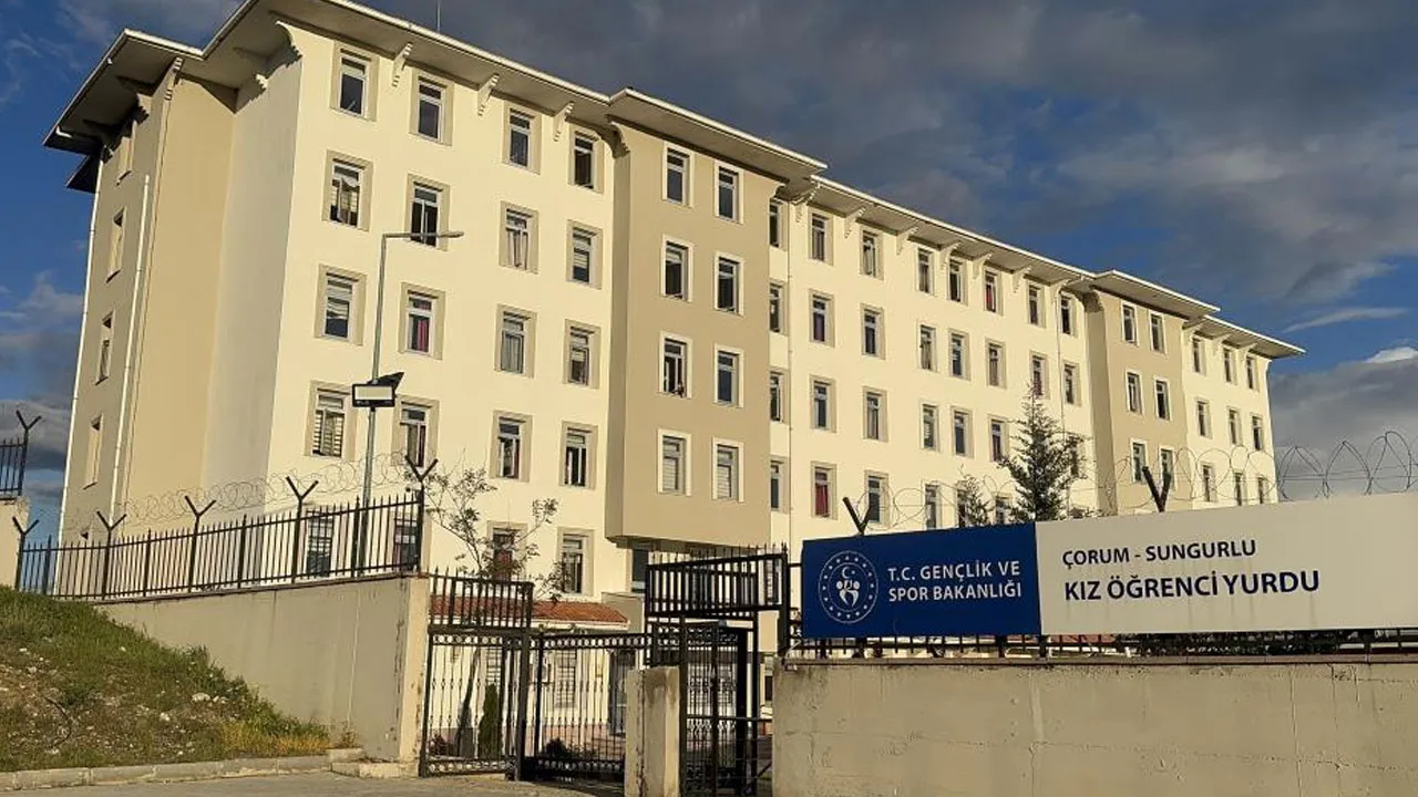 Çorum'da sıcak saatler! Kız öğrenciler hastanelik oldu, valilikten açıklama var