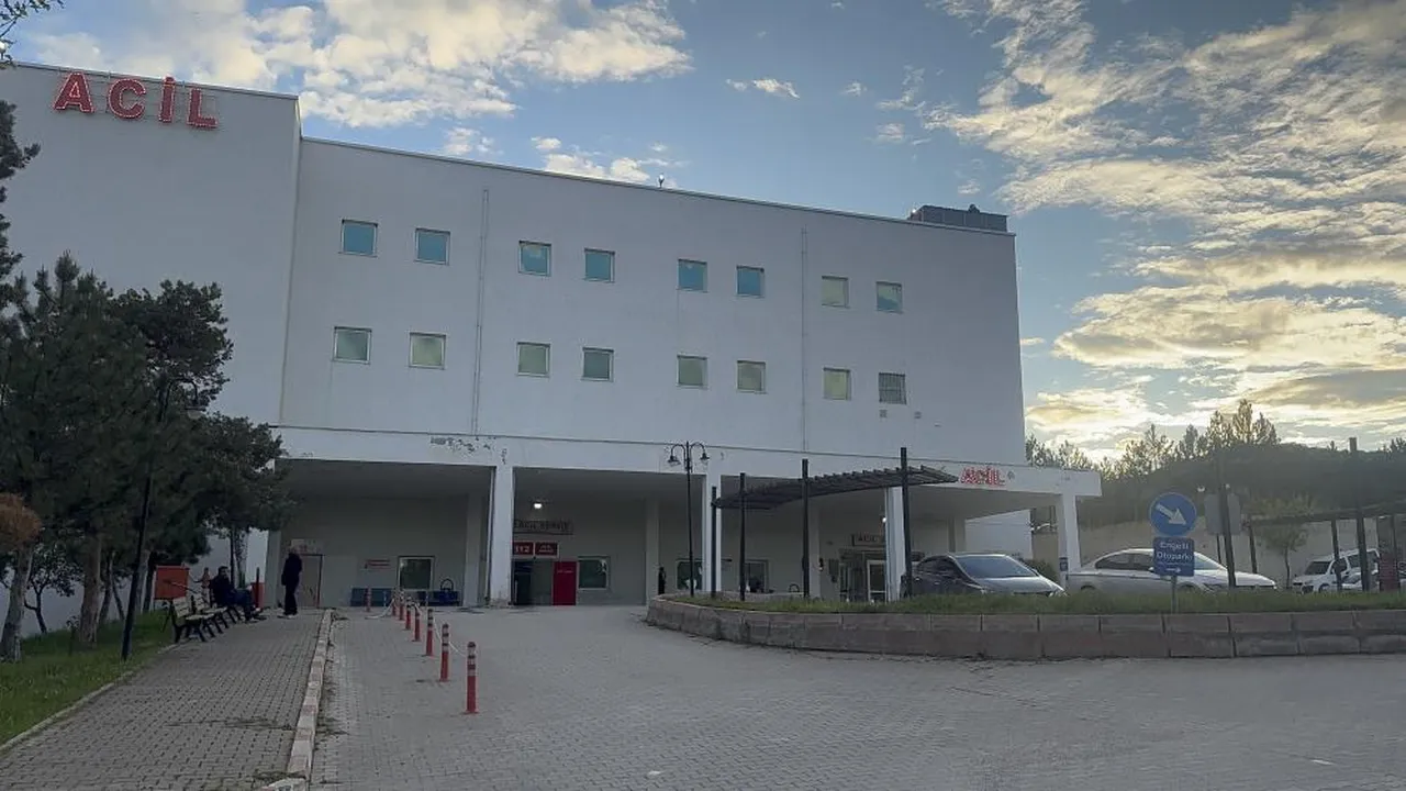 Çorum'da sıcak saatler! Kız öğrenciler hastanelik oldu, valilikten açıklama var