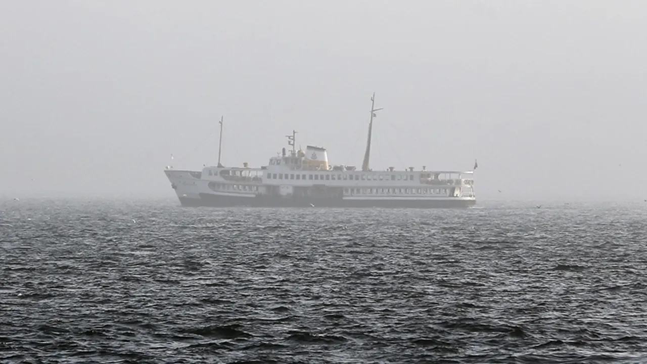 İstanbul'da deniz ulaşımına hava muhalefeti engeli! Bazı vapur seferleri iptal edildi