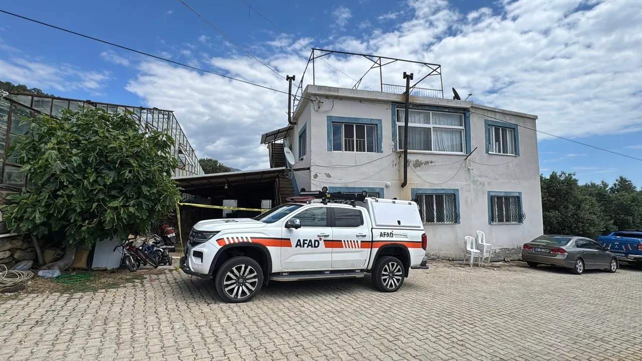 Mersinde 2 kardeşin ölümünde ilk rapor! Kaldıkları odada tespit edildi, ahşap ambardan sızmış olabilir