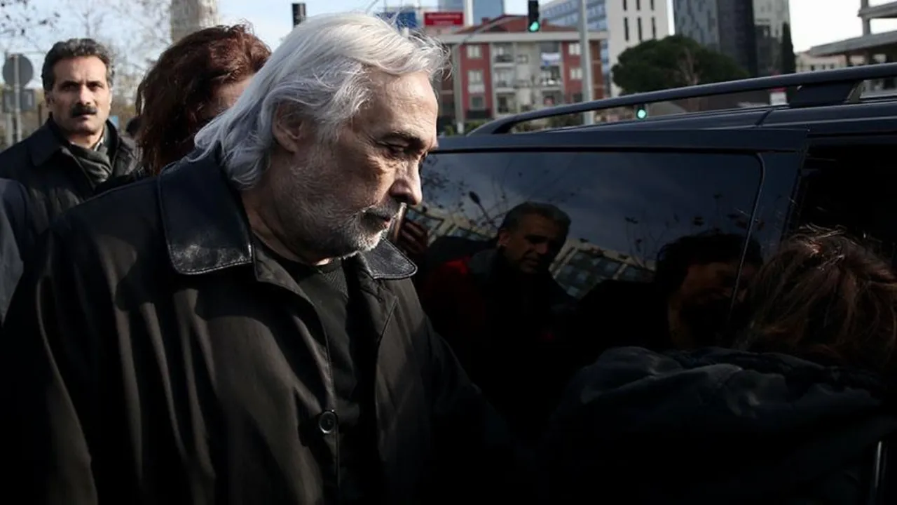 Müjdat Gezen olayı milat olsun! 'Devletin üçlü kıskacı' sahneye inmeli