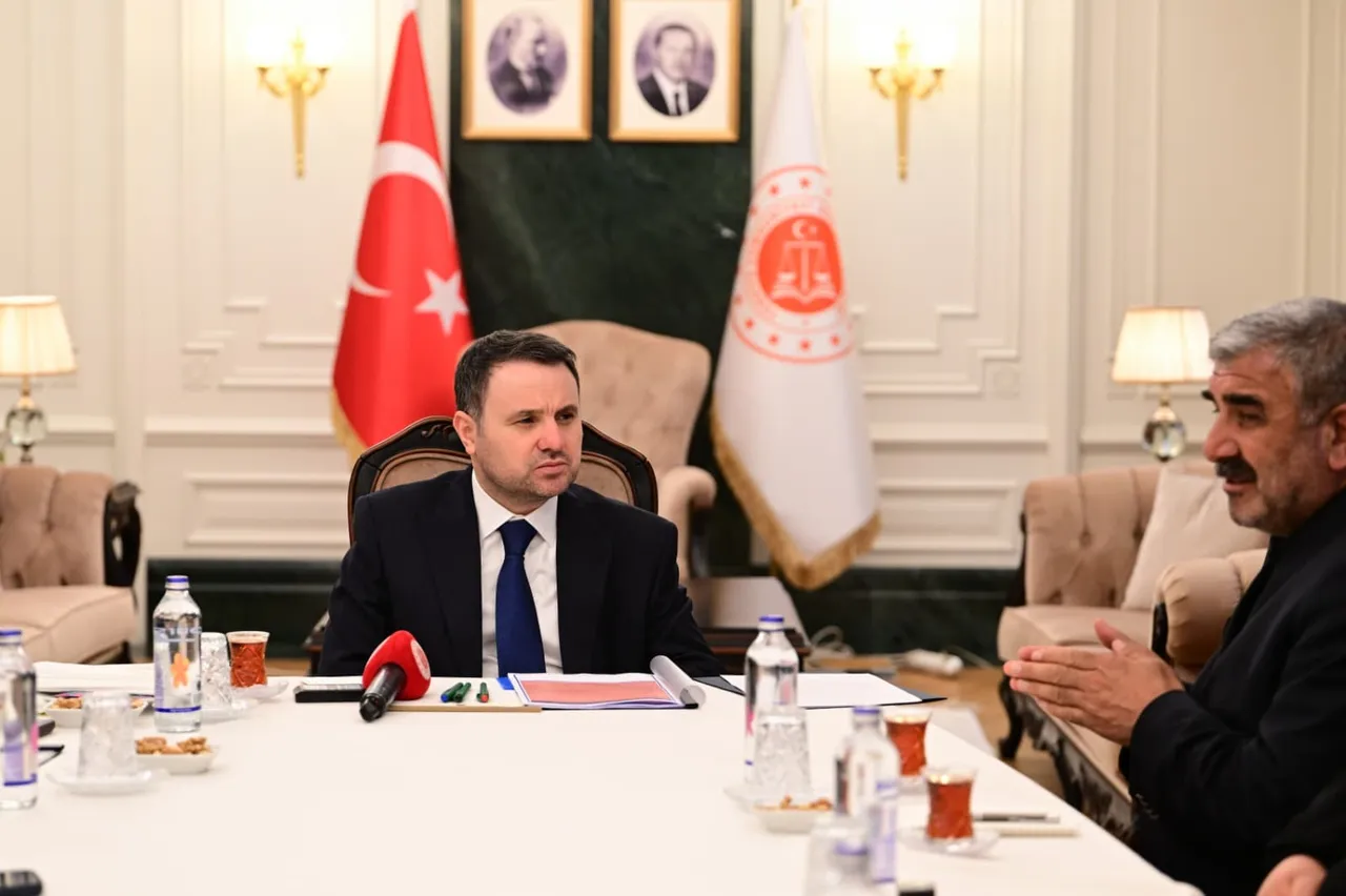Rojin Kabaiş'in telefonu incelenmek üzere Çin'e gönderilecek! Bakan Gürlek acılı aileyi kabul etti