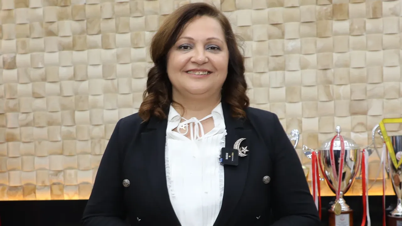 AK Parti'ye geçeceği konuşuluyordu... CHP'li yöneticiler Burcu Köksal'a ulaşamıyor