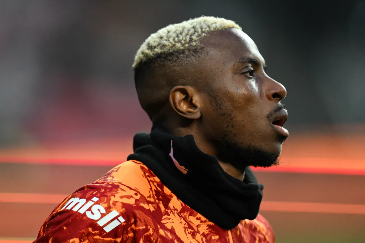 Galatasaray, Nijeryalı futbolcunun forma giymediği 10 lig maçında 4 defa kayıp (2 yenilgi, 2 beraberlik) yaşadı.