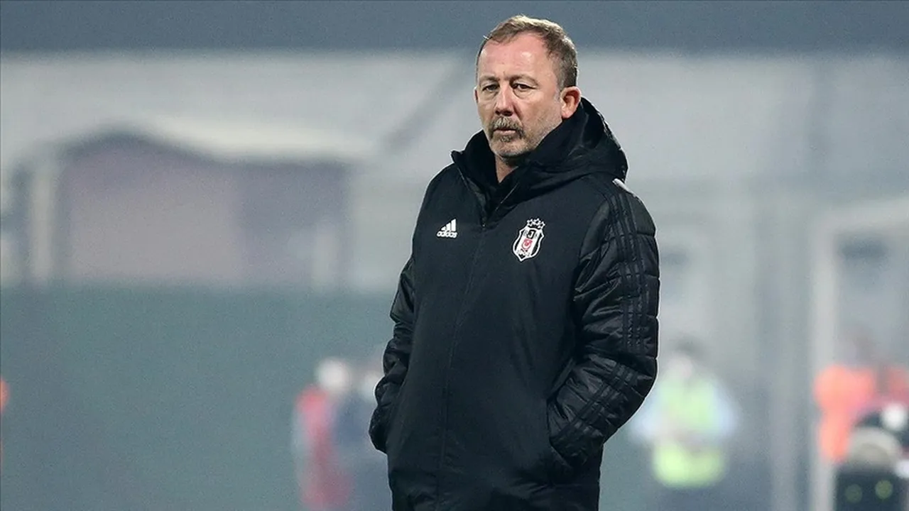 Beşiktaş taraftarı, Konyaspor maçı sonrası teknik direktör Sergen Yalçın için "istifa" tezahütratı yapmıştı.
