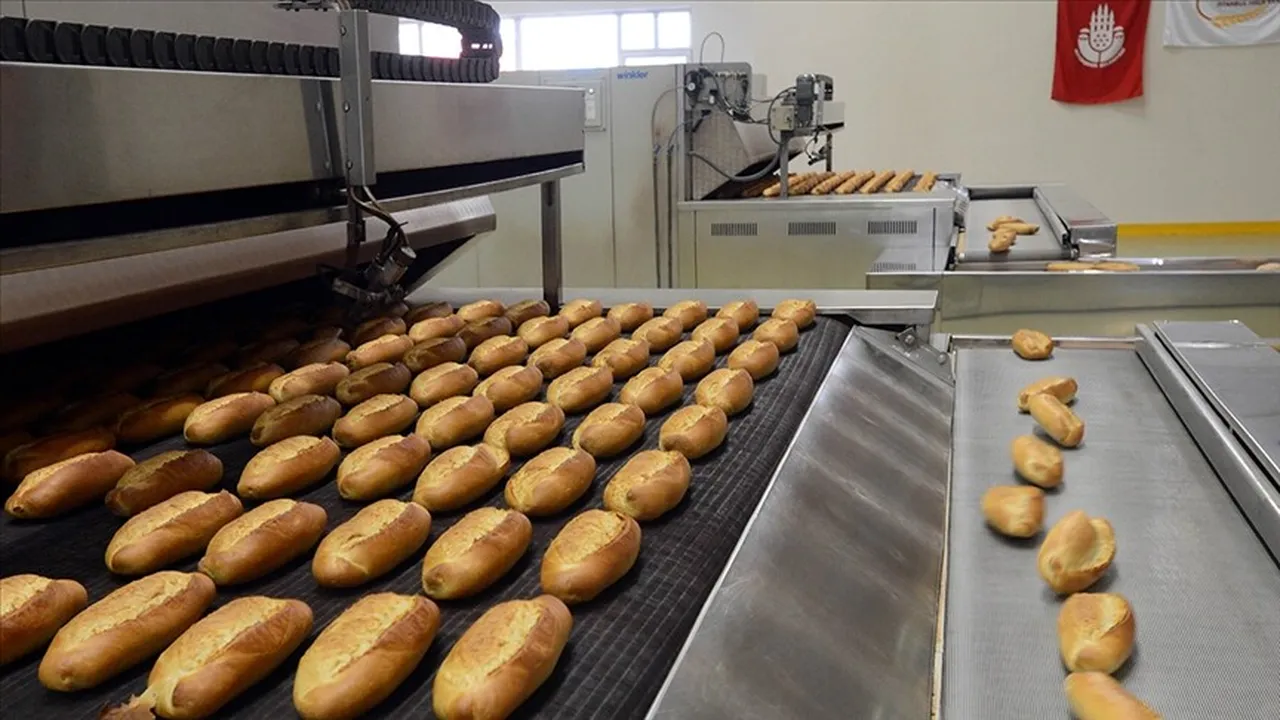 Halk ekmek satışları dibe vurdu! 2022'den itibaren yarı yarıya düştü