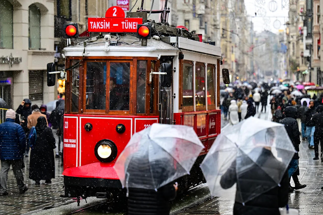 Harita sil baştan! Meteoroloji tarih verdi! Sağanak-bahar ikileminde son rapor açıklandı