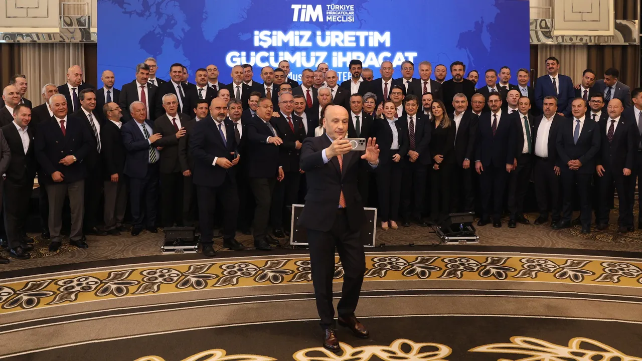 TİM Başkanı Gültepe 2. dönem adaylığını açıkladı! İhracatta hedef ilk 10'a yükselmek