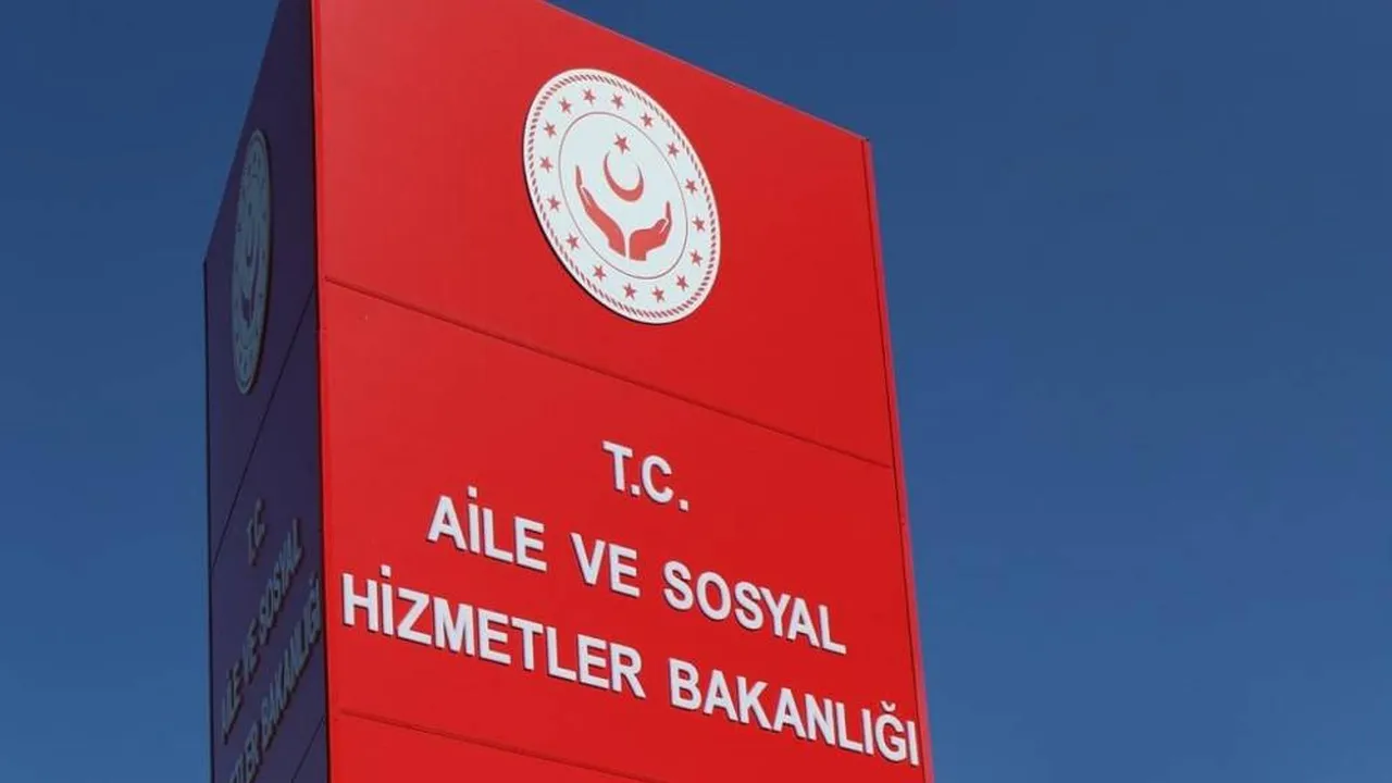 Yüzlerce sözleşmeli personel alınacak! Bakanlık ilanı duyurdu: KPSS puan türü ve tarihi açıklandı
