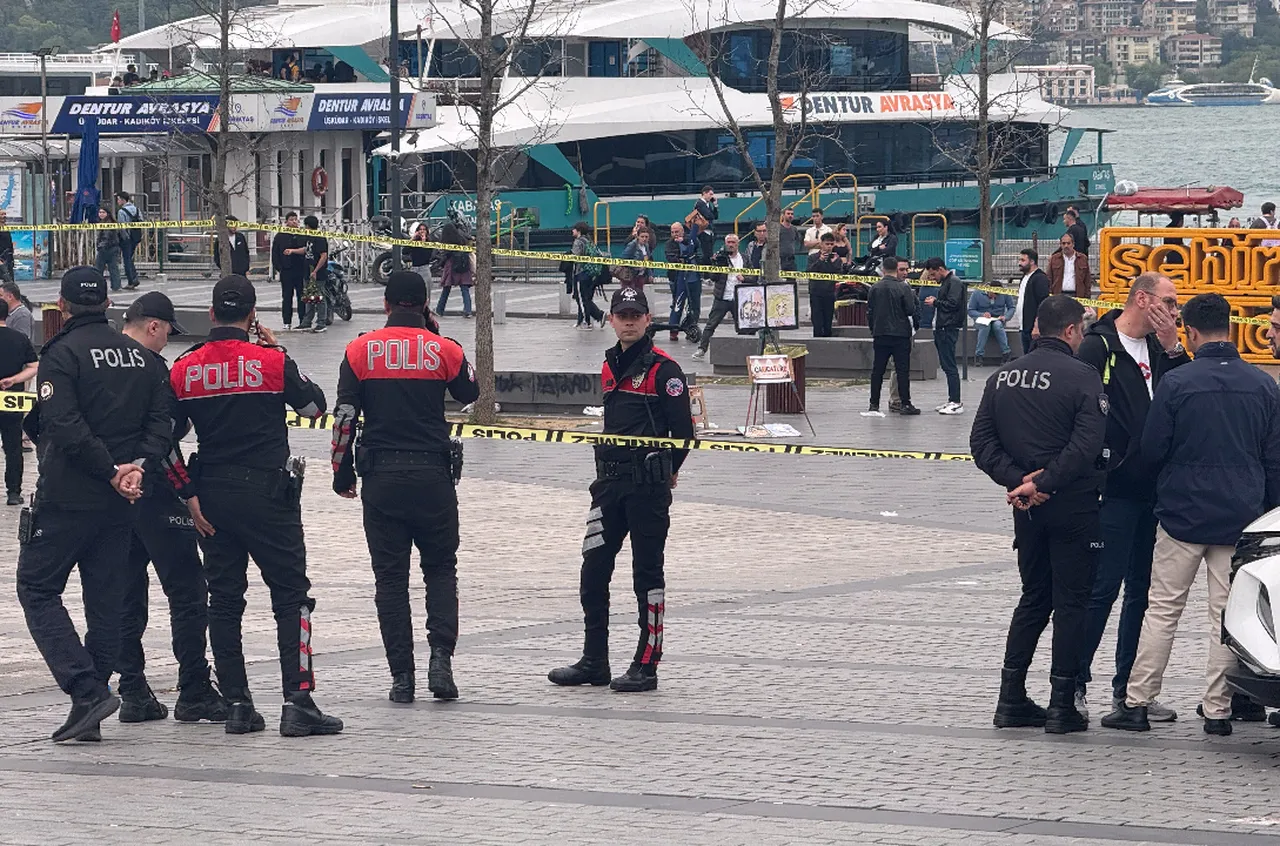 Beşiktaş'ta vapur iskelesinde dehşet anları! Husumetlisi gördü bıçağa sarıldı: Çok sayıda yaralı var