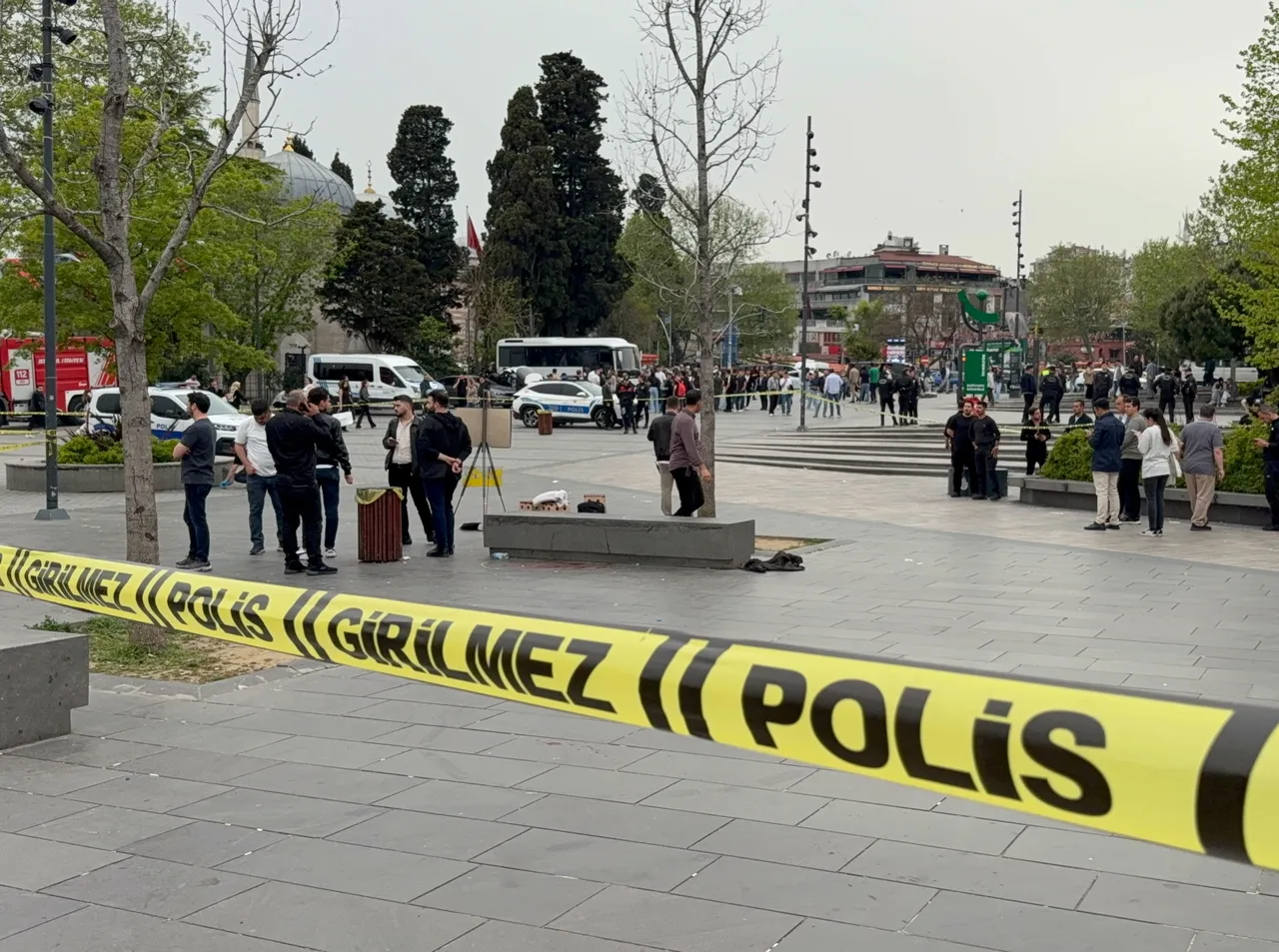 Beşiktaşta vapur iskelesinde dehşet anları! Husumetlisi gördü bıçağa sarıldı: Çok sayıda yaralı var