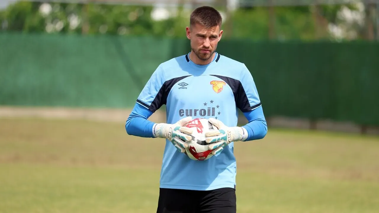 Mateusz Lis, Süper Lig'de 99, 1'inci Lig'de 31 ve Türkiye Kupası'nda 2 maça çıktı.