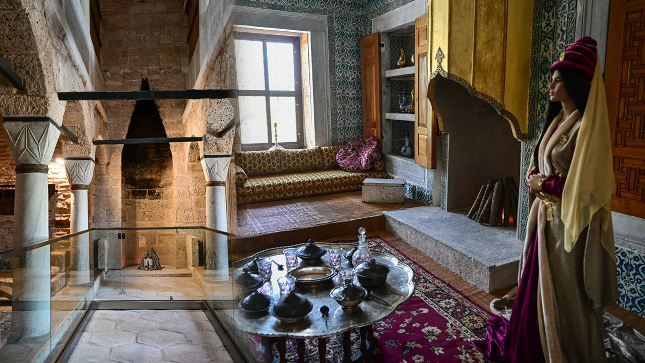 Topkapı Sarayı'nda 350 yıllık sır perdesi aralandı! Haremde yeni bölümler ziyarete açıldı