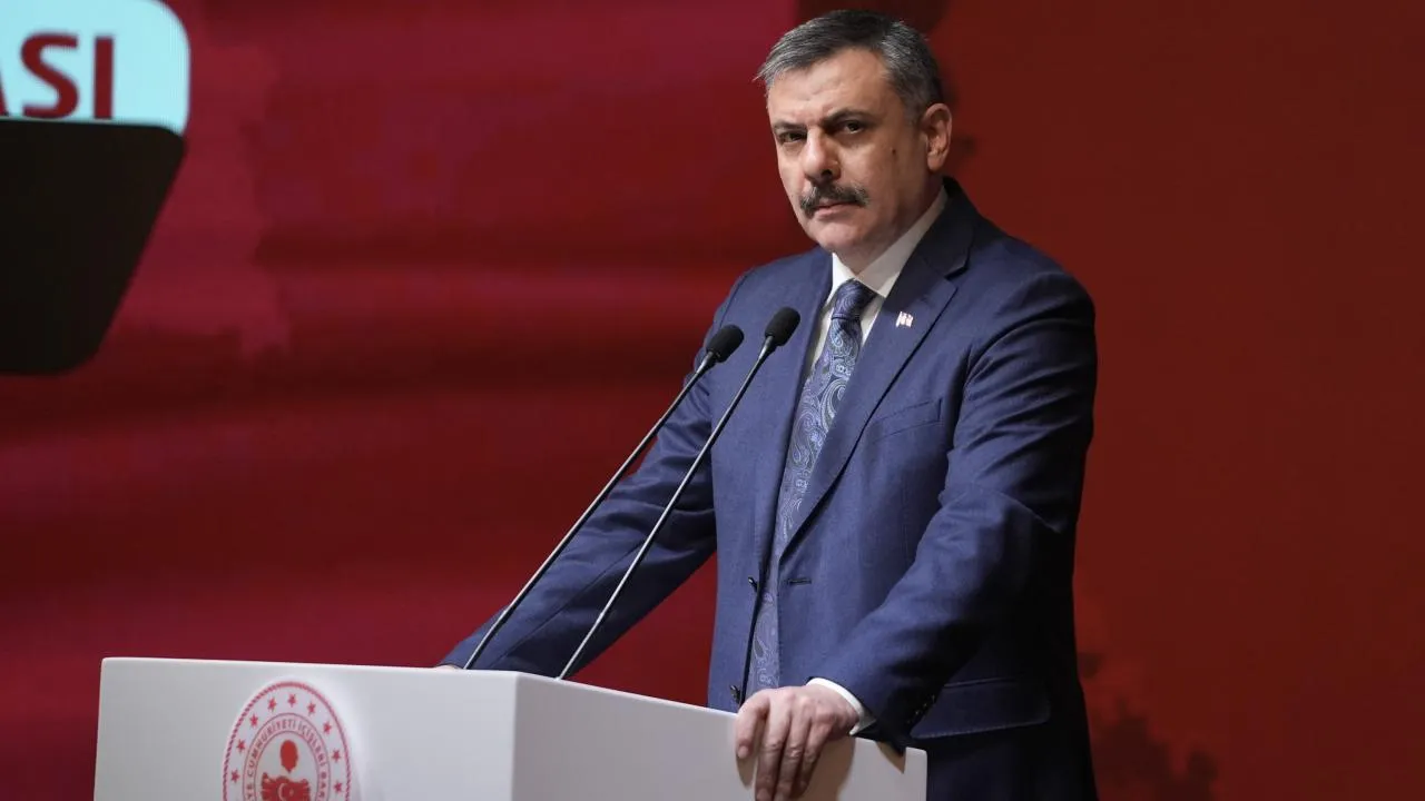 Sokak hayvanları sorunu çözülüyor! Bakan Çiftçi takvimi açıkladı