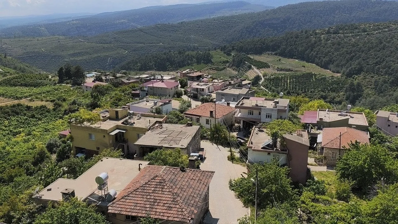 “Beni de görsünler” dedi, köy hayatını dünyaya açtı! Binlerce takipçisi var