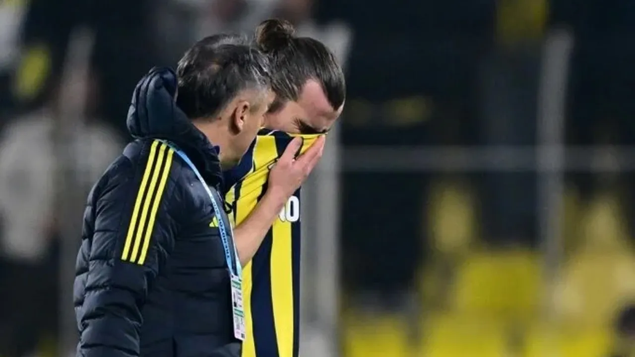 Fenerbahçe'de Çağlar kafa travması yaşadı: Yerini Yiğit Efe'ye bıraktı