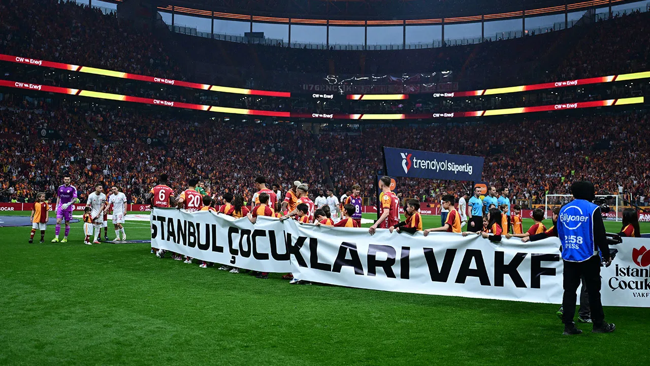 Galatasaray - Antalyaspor maçında şok sakatlıklar: Gözyaşlarını tutamadı