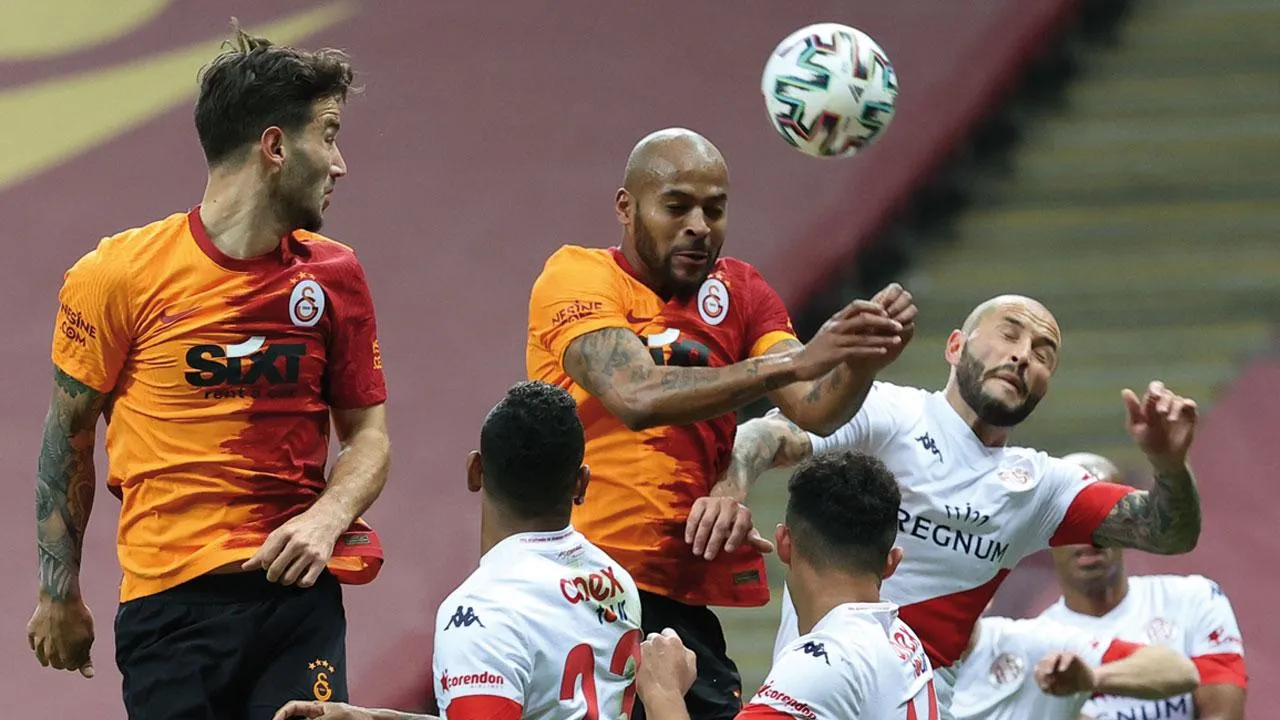 Galatasaray Antalyasporu yenerse şampiyon mu olacak?