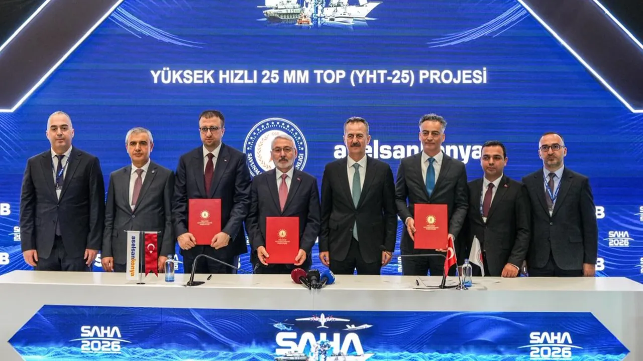 SAHA 2026’ya damga vuran anlaşma! Yüksek hızlı 25 mm top için imzalar atıldı 