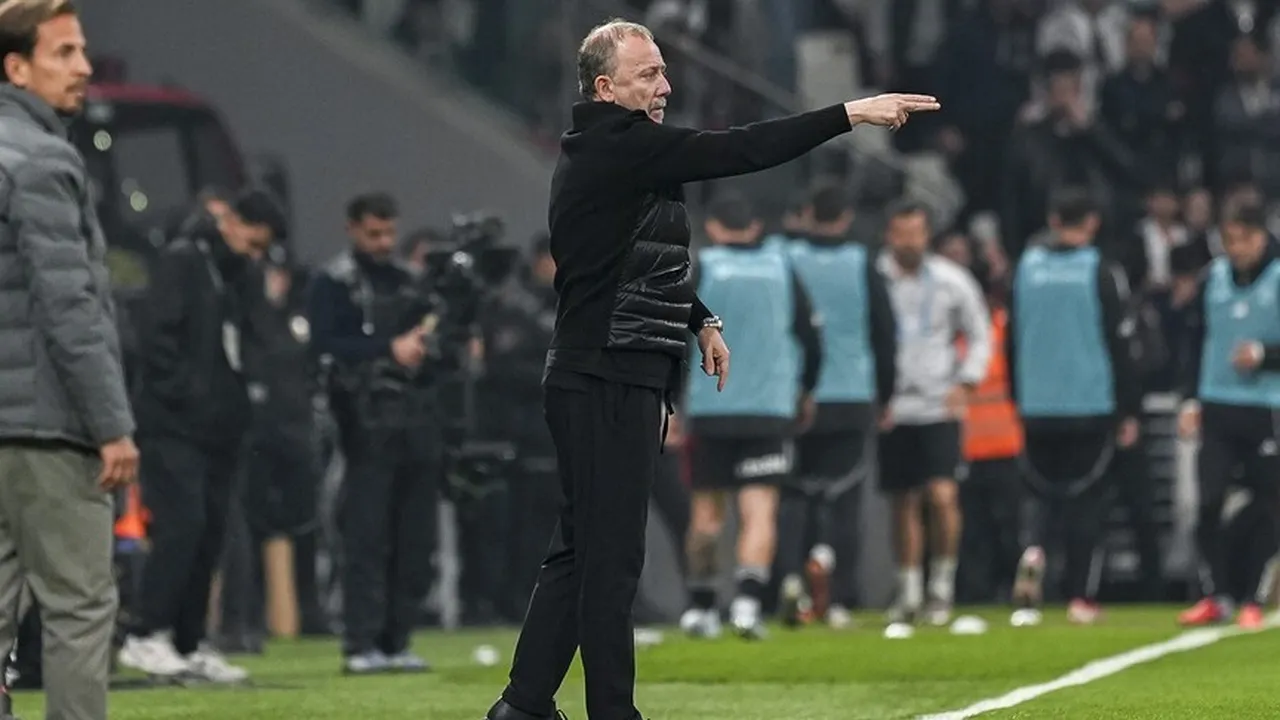 Sakin ol Hoca'm! Beşiktaş'ta Sergen Yalçın'ın istifa kararı yine büyük krize yol açtı