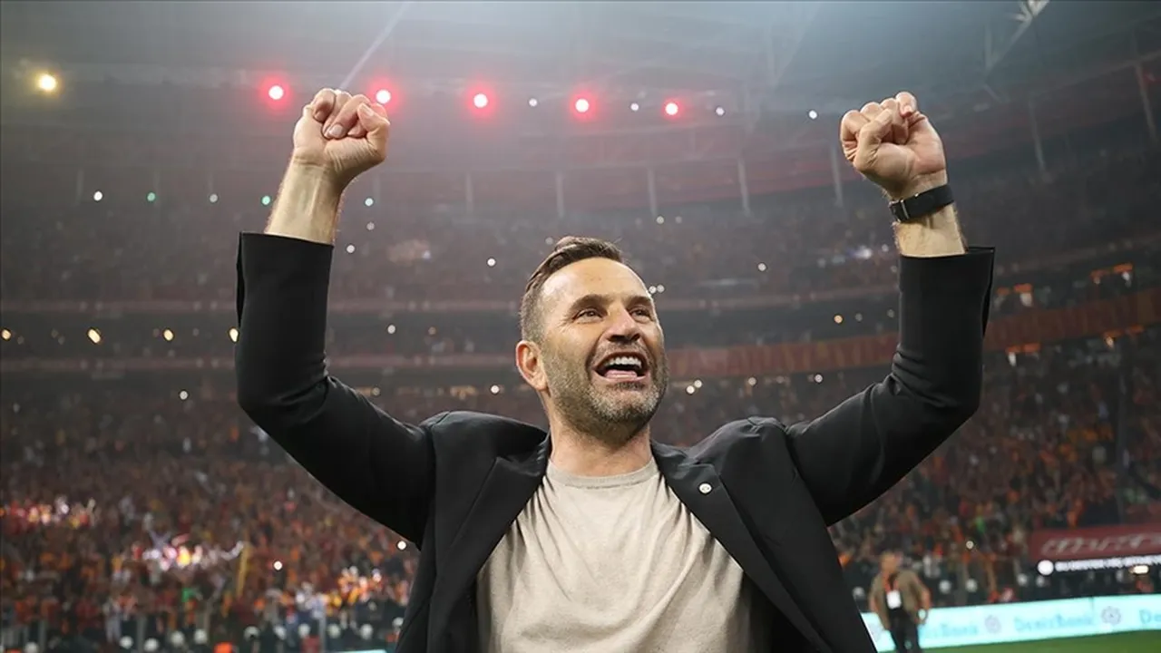 Teknik direktör Okan Buruk, Galatasaray'da 3 şampiyonluk, Türkiye Kupası ve TFF Süper Kupa kazandı.