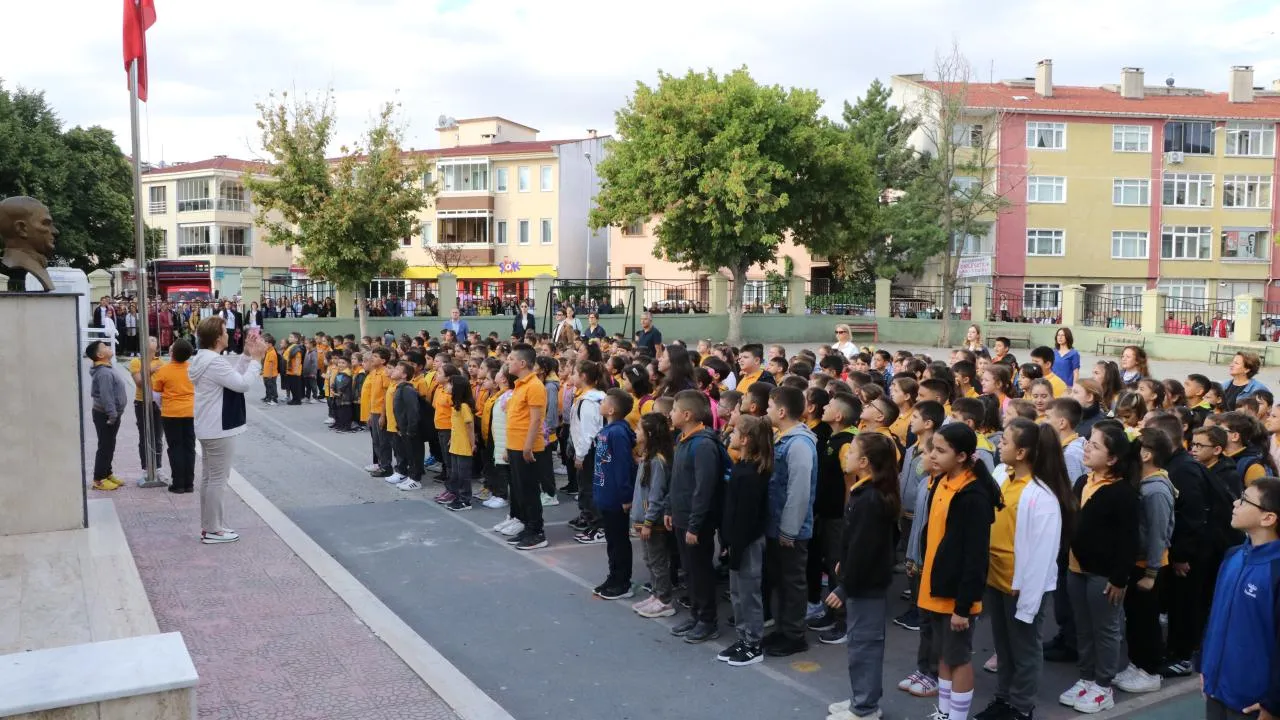 1 Haziran okullar tatil mi, bugün okul var mı? 9 günlük bayram tatili sonrası gözler 2026 yaz tatilinde!