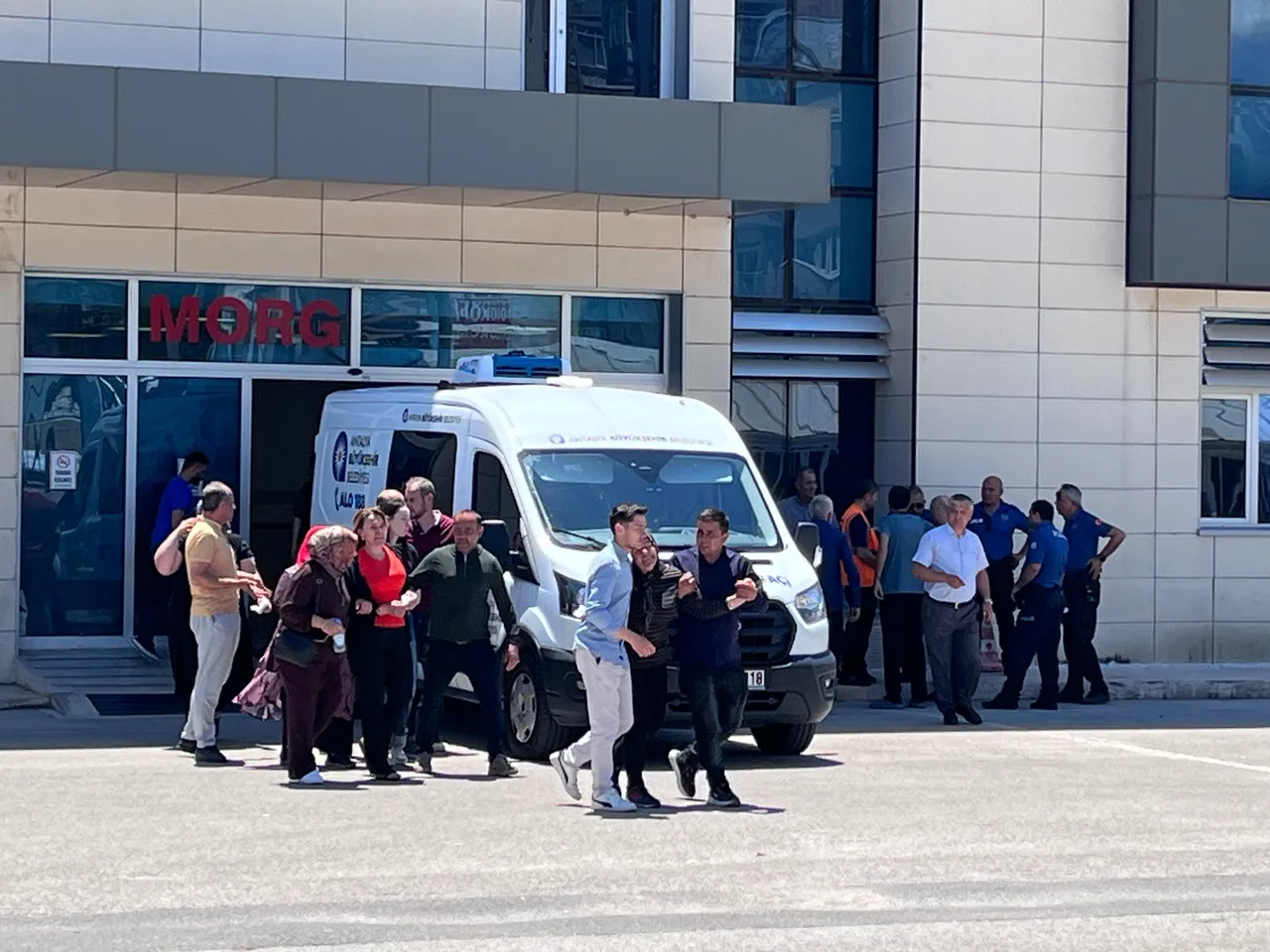 7 aylık hamileydi! Genç hemşire evinde ölü bulundu... Serum detayı kafa karıştırdı