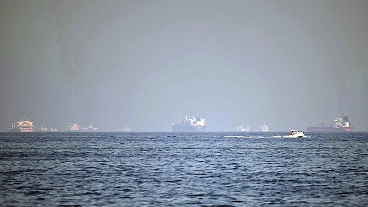 Basra Körfezi'nde patlama! Irak karasularında bir gemi vuruldu