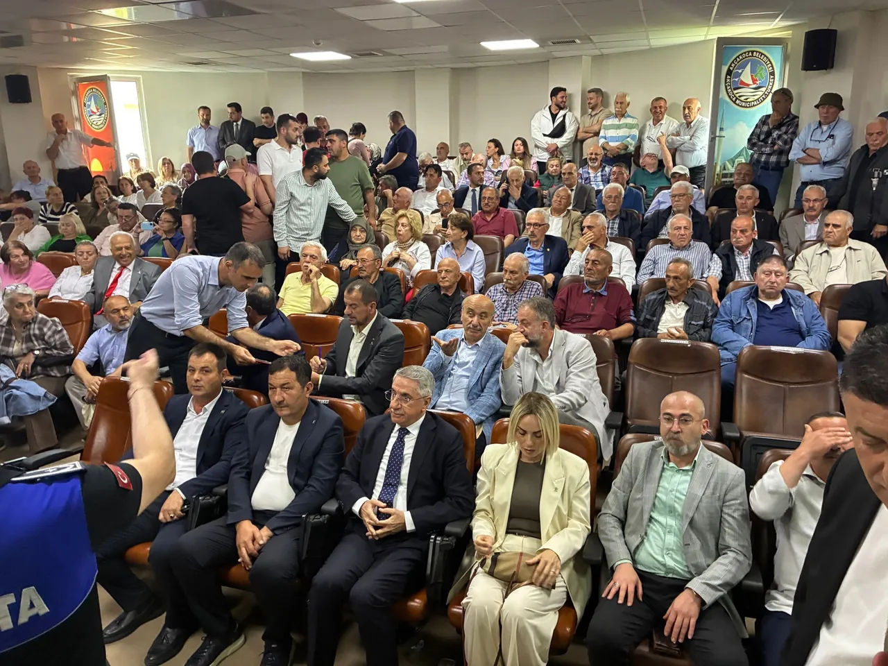 Rüşvetten tutuklanmıştı! Oylama yapıldı, bir belediye daha AK Parti'ye geçti!