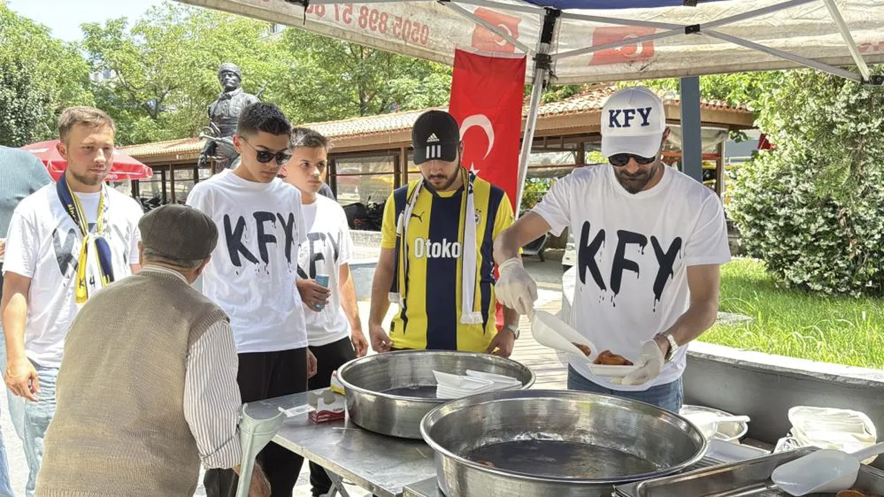 Muğla Menteşe'de Fenerbahçe taraftarları lokma hayrı düzenledi