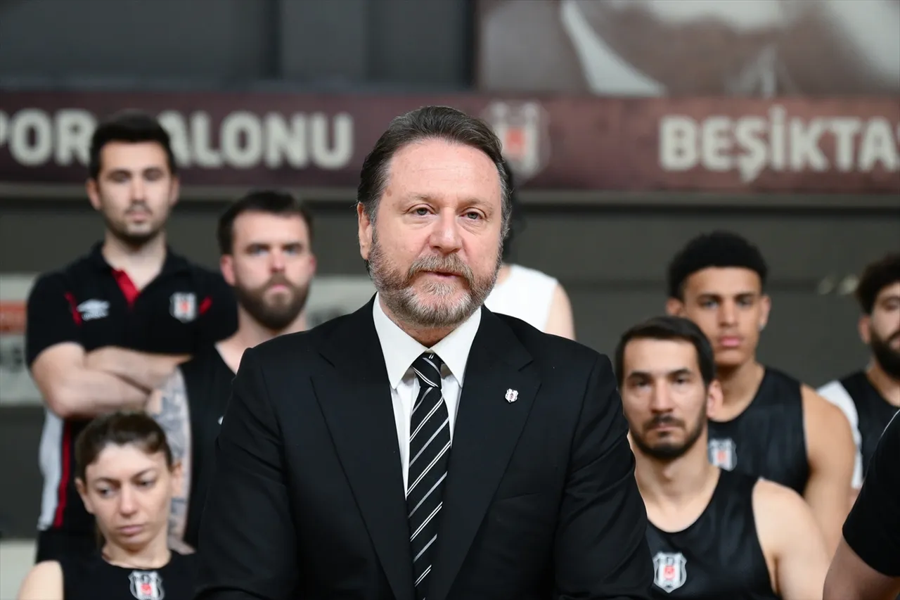 Uğur Fora