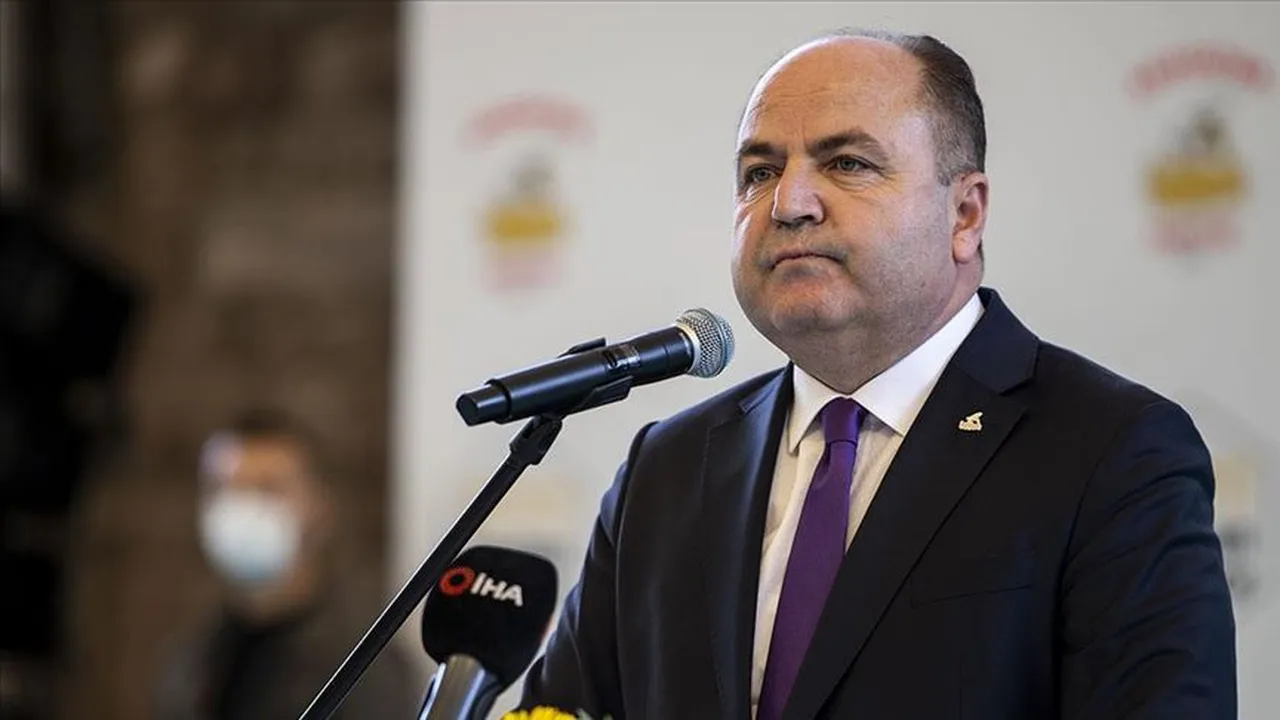 İbrahim Çelebi, Anavatan Partisi 3'üncü Olağan Kongresi'nde yeniden genel başkanlığa seçilmişti