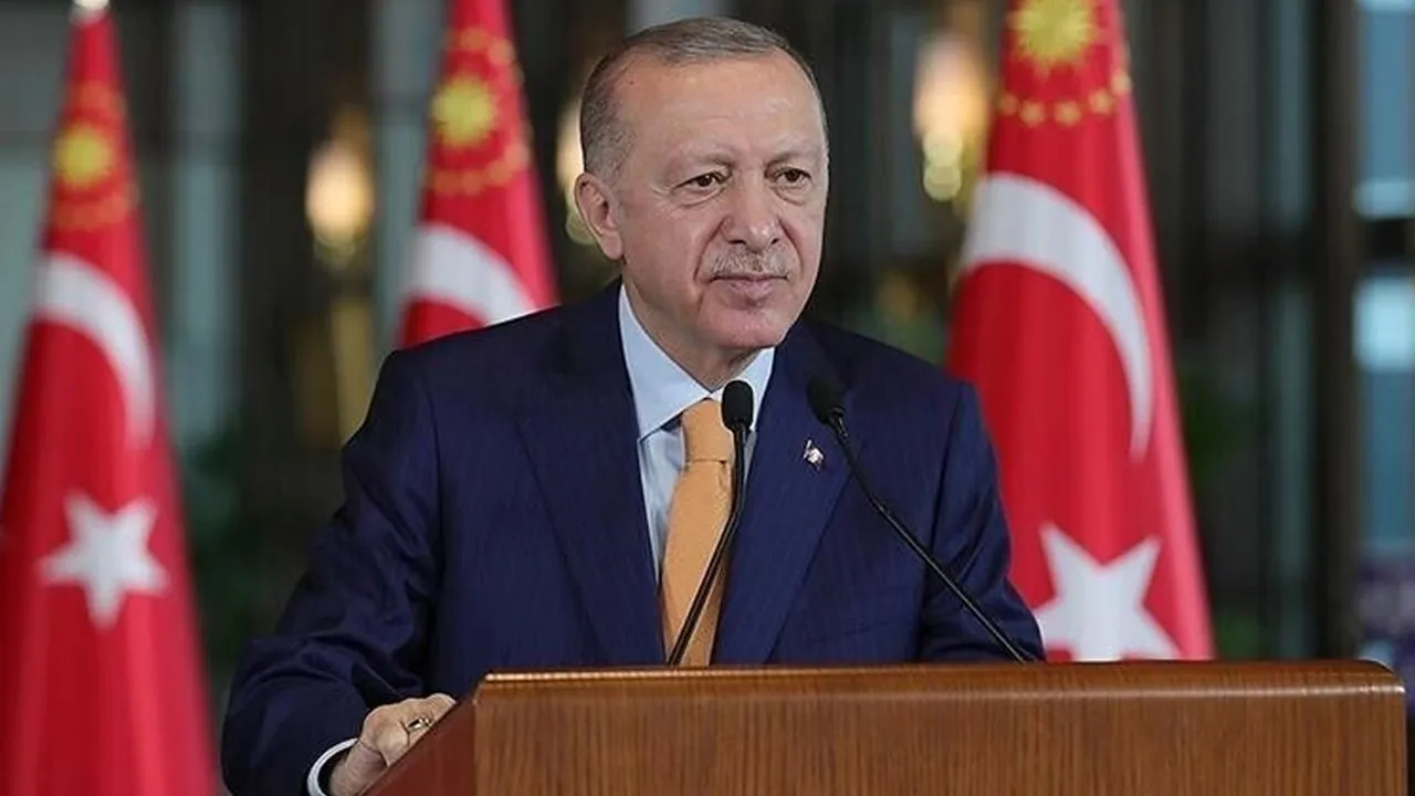 Cumhurbaşkanı Erdoğan'dan Aziz Yıldırım'a tebrik telefonu