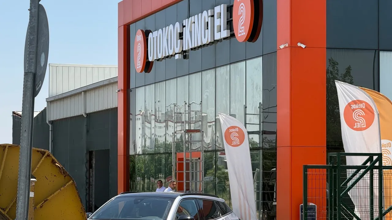 Diyarbakırda Otokoç binasına son 3 günde 3’üncü saldırı!