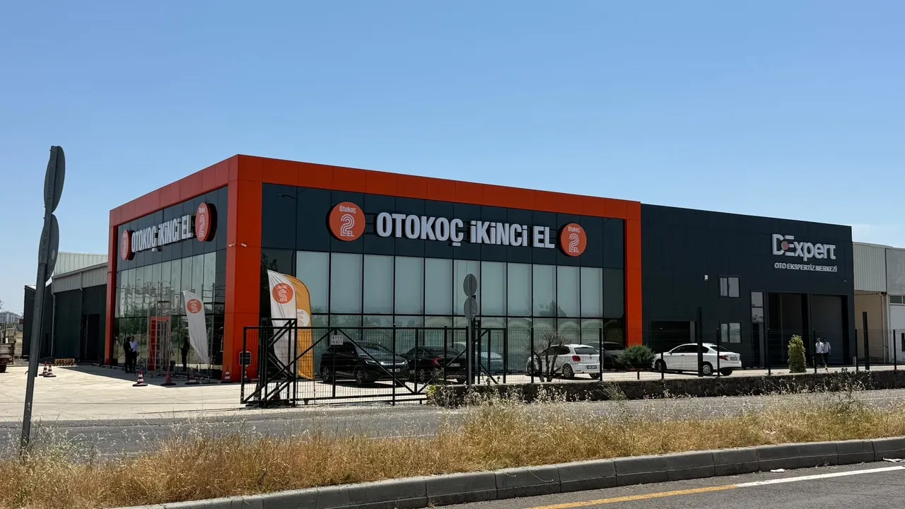 Diyarbakırda Otokoç binasına son 3 günde 3’üncü saldırı!