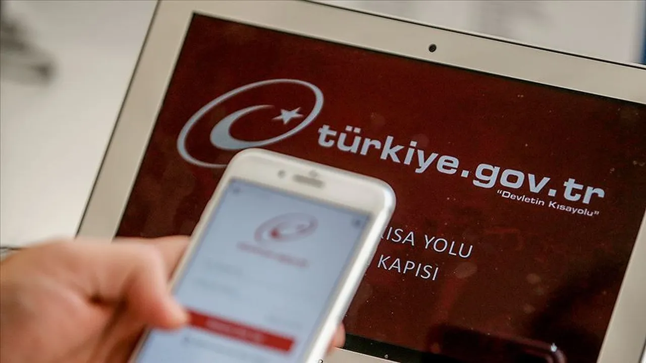 e-Devlet çöktü mü, neden girilmiyor? Kullanıcılardan peş peşe erişim sorunu paylaşımları