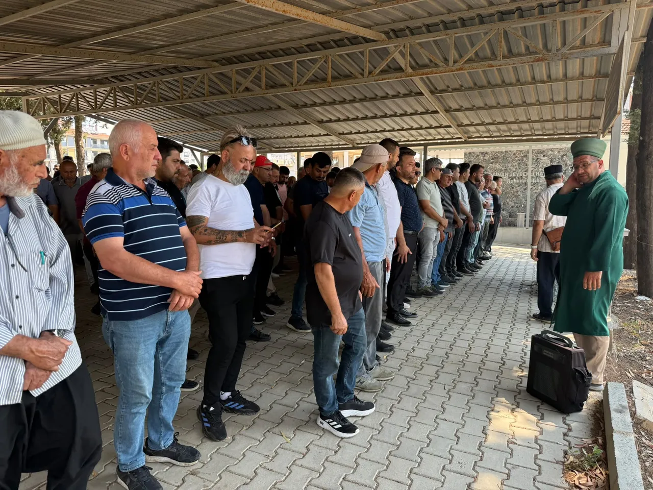 Evlat acısıyla yüreği yanmıştı… Baba kız aynı mezarda buluştu