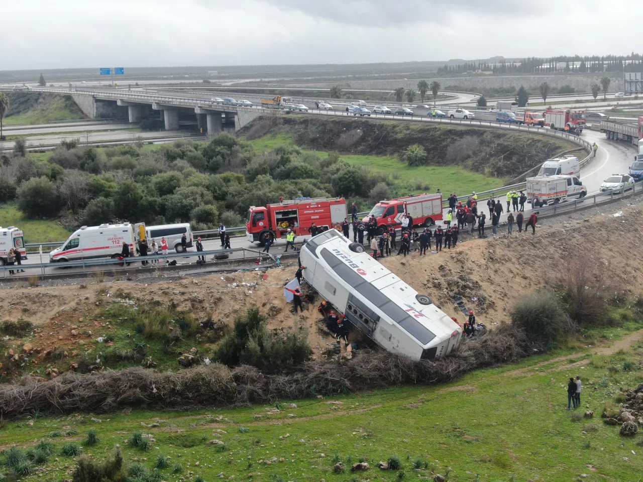Hız limiti iki katı! Antalyada 10 kişiye mezar olan kazanın Adli Tıp raporu çıktı: Sürücü asli kusurlu