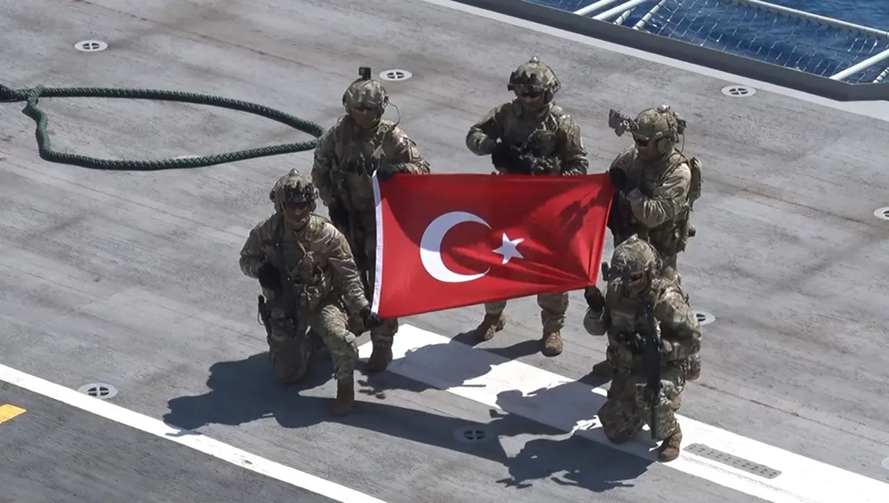 Akdeniz'de gövde gösterisi! AKYA torpidosu hedefi denizin dibine gömdü