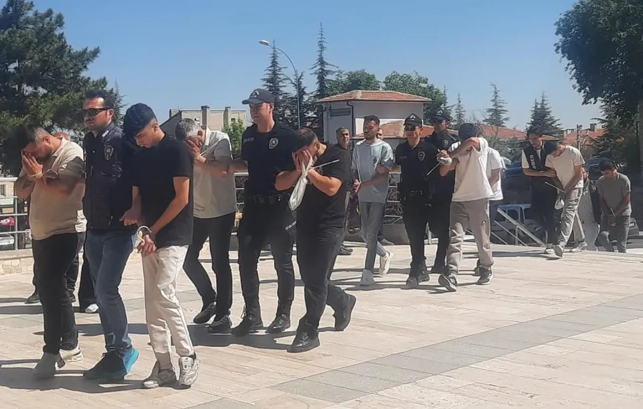 Faizsiz kredi ilanıyla milyonluk vurgun! 19 ilde çok sayıda gözaltı var