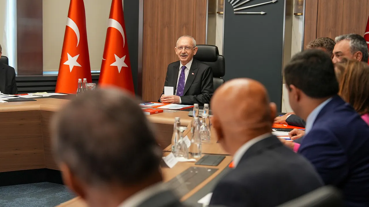 Grup toplantısının rövanşı Parti Meclisi'nde: CHP’de taraflar ilk kez yüzleşecek