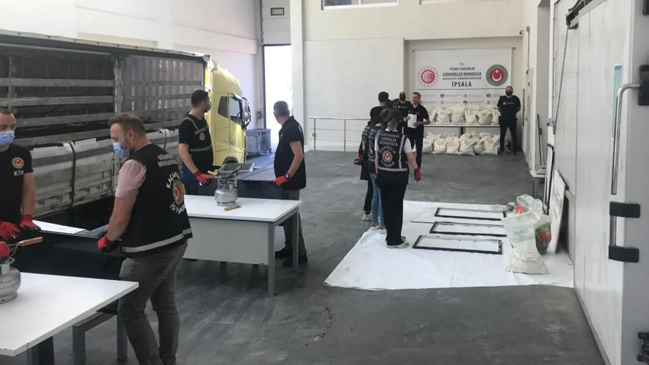 İran'dan Avrupa'ya taşıyorlardı! Edirne polisi yakaladı, tam 1.5 ton çıktı