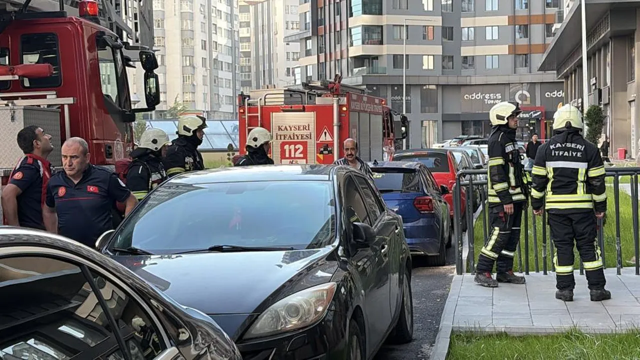 Kayseri'de 20 katlı binada büyük panik: Herkes sokağa döküldü, gerçek sonradan anlaşıldı