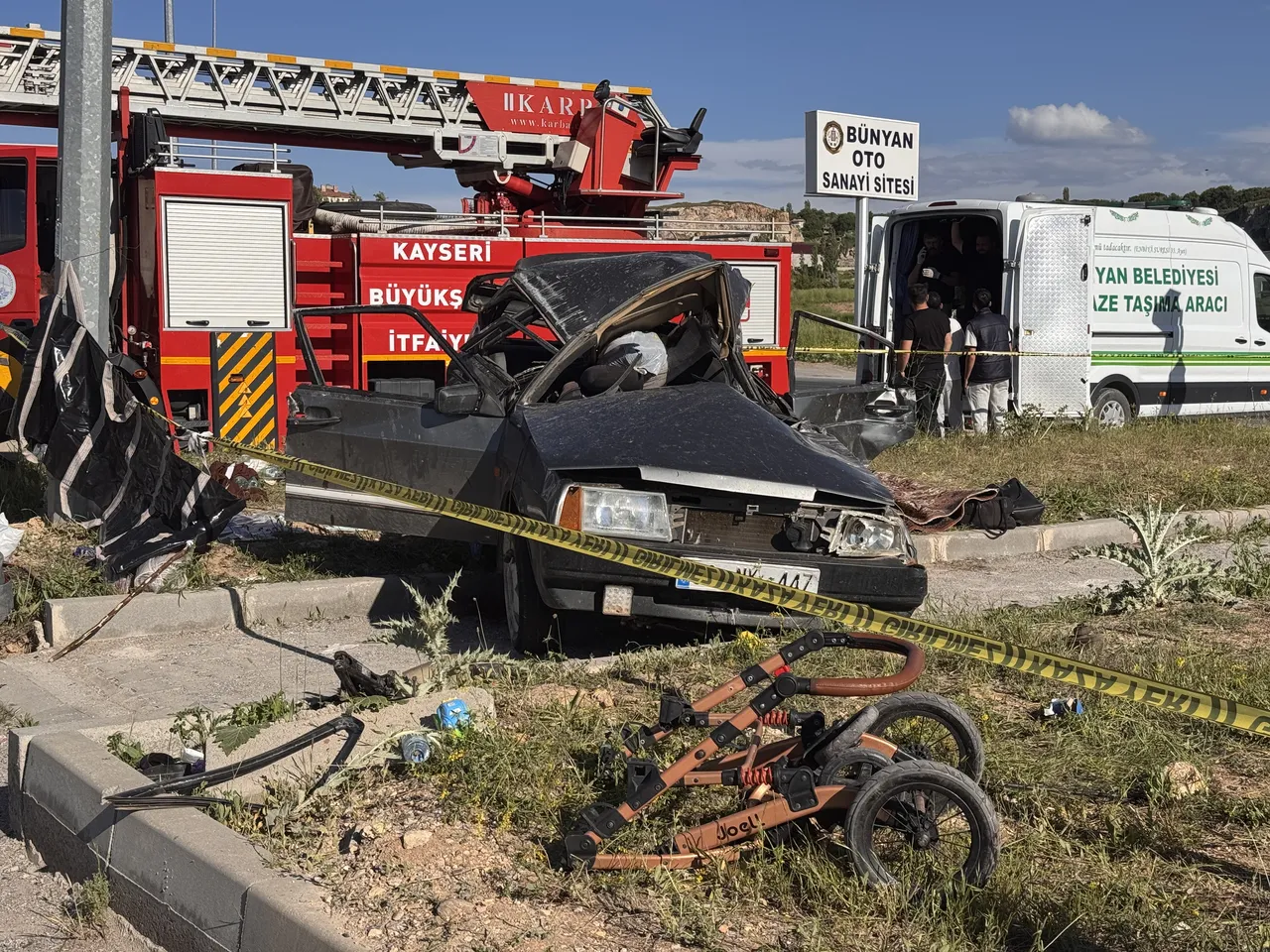 Kayseri'de feci kaza! Arabalar çarpıştı, 3 ölü 5 de yaralı var