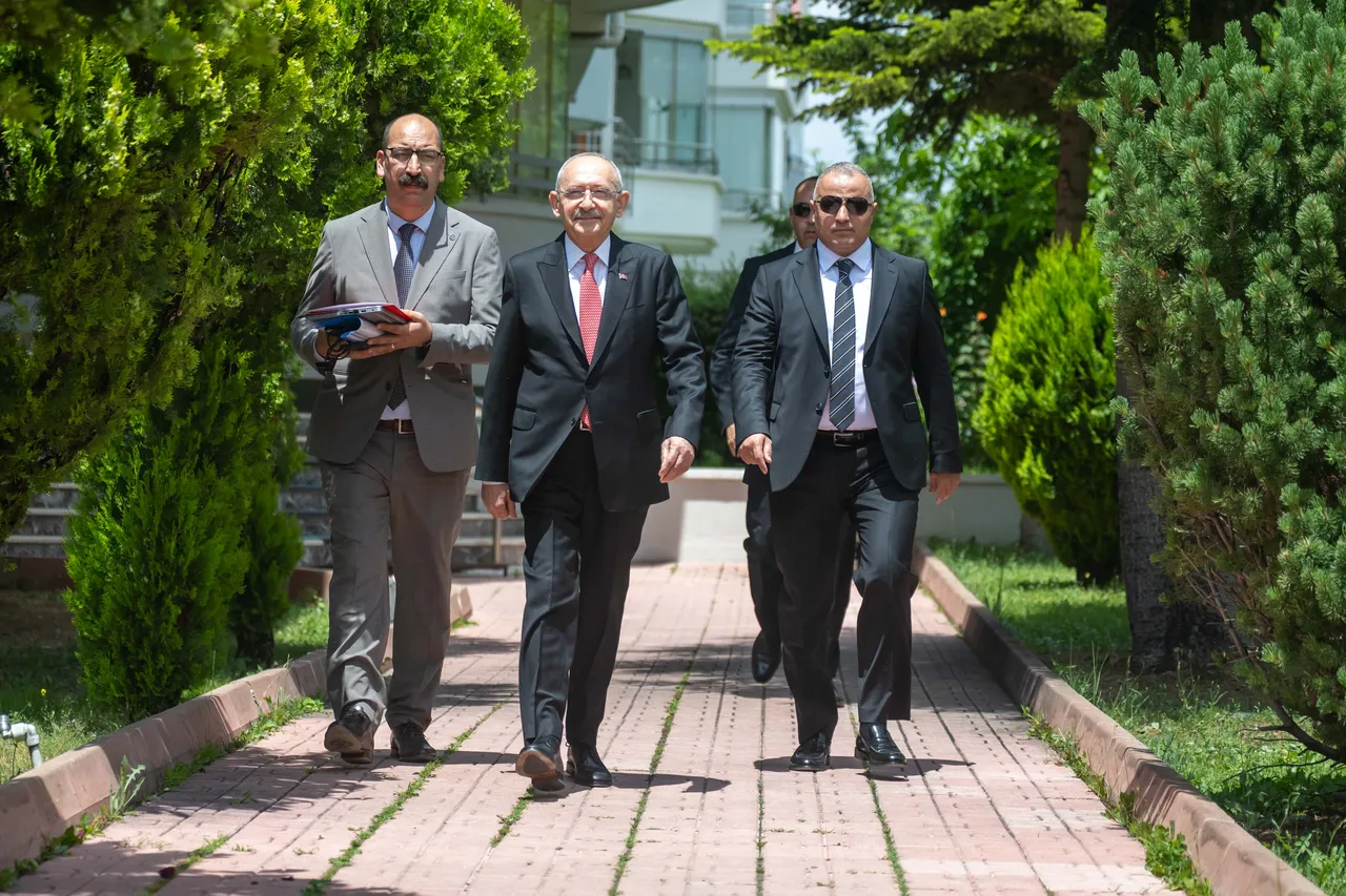 Özgür Özel ve ekibi PM'den istifa kararı aldı