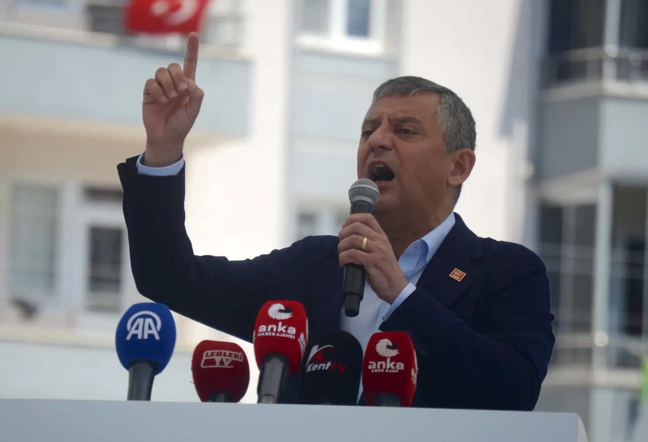 "Partide paralel yapı oluştu"... CHP Sözcüsü Sarı, "Özel ve İmamoğlu ihraç edilecek mi?" sorusuna cevap verdi