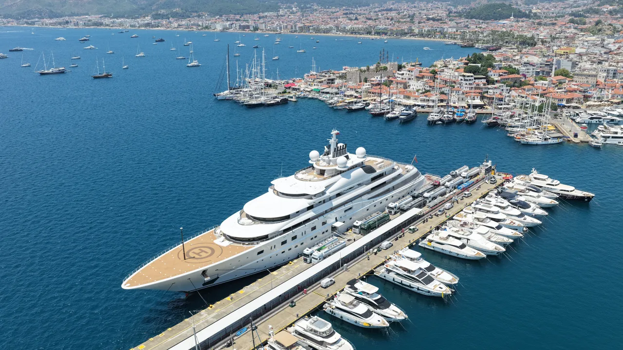 Süper yat "A+" Marmaris'e demir attı, tankerler kuyruk oldu: Sadece yakıtı 2 lüks daire parası!