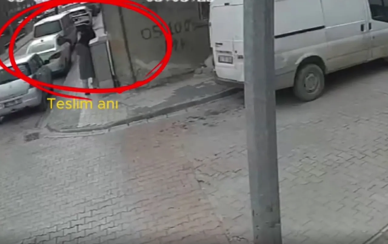 7,5 milyon lirasını dolandırıcılara kendi elleriyle teslim etti