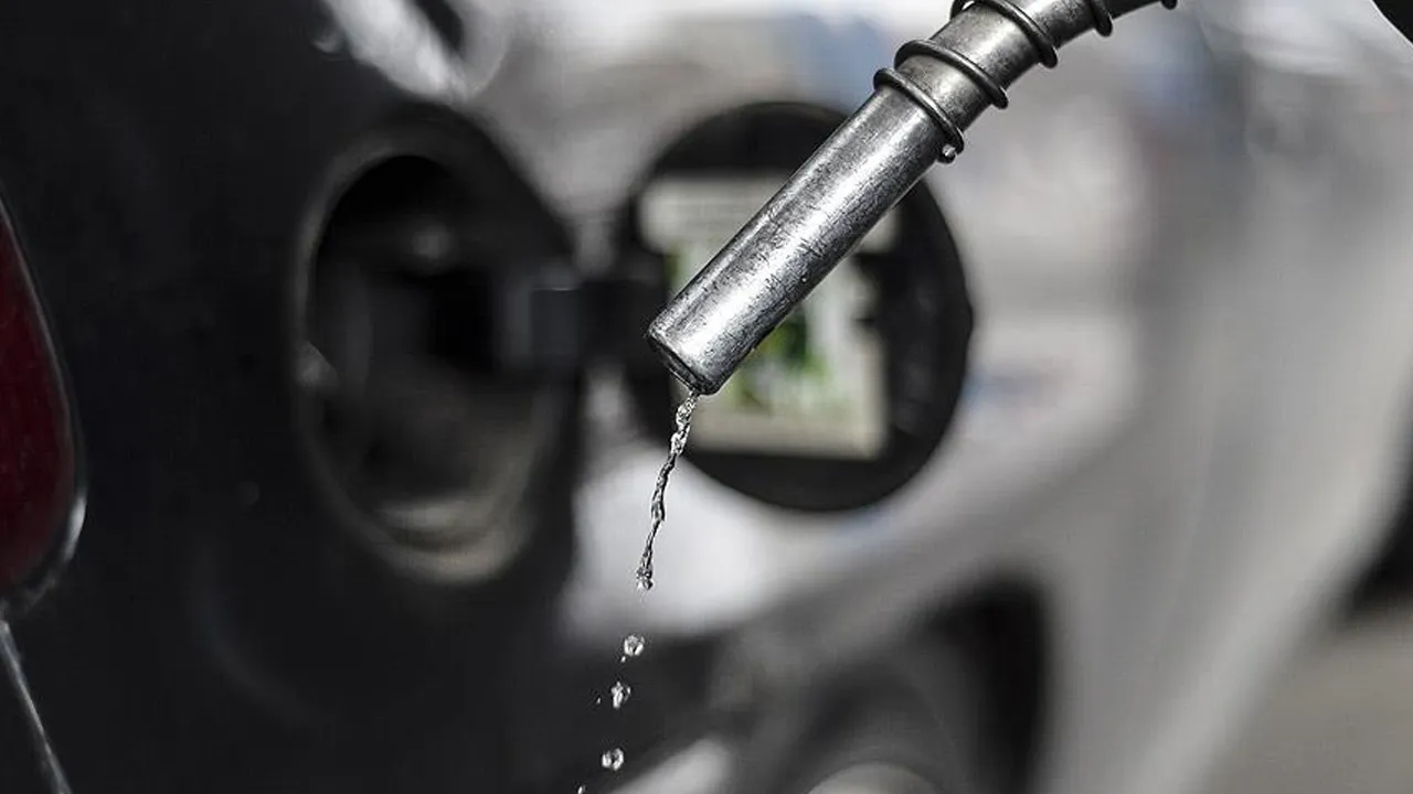 Akaryakıt fiyatı için iyi haber! Petrolde 8 hafta sonra bir ilk